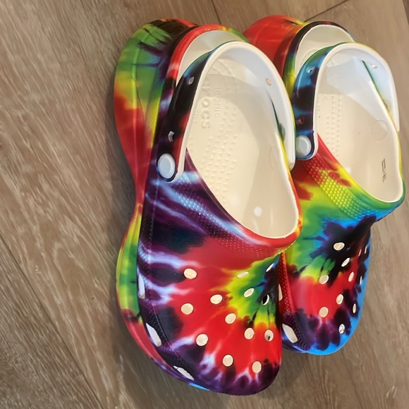 Colorful crocs - Picture 2 of 3